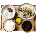 しらす食堂 じゃこ屋 七代目 山利 - 鶏肉のみぞれ煮定食