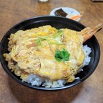 東京庵 - 天とじ丼。海老が二尾。三つ葉が、いいアクセントになっています。