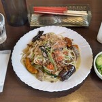 Dainingu Herian - 平日ランチC-1 カキ貝と秋野菜のパスタ