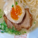 味富ラーメン - 煮玉子