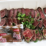 岩永本店 - 馬肉のたたき　714円