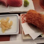 藁焼きと茶碗蒸し 横浜魚金 - クリームコロッケ、漬物