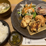 彩肉旬菜 安堵 - 週替りランチ＝700円
            (鶏の塩麹から揚げ)