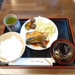 時屋 - サバの味噌煮定食、940円。