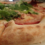 伊酒リア - 「モンタデッラハムと水牛のモッツアレラのピッツア」（1,800円）