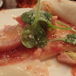 伊酒リア - 「モンタデッラハムと水牛のモッツアレラのピッツア」（1,800円）