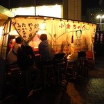 小金ちゃん - 店内満席当たり前！横には並ぶ列が！