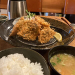 酒肴 新屋敷 - アジフライ定食　withカキフライ1個
