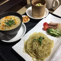 天厨菜館 渋谷店 - 酸辣湯つけ麺　竹筒炒飯付