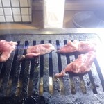 川崎 焼肉ホルモンたけ田 - 焼きます