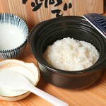 Yakiniku Horumon Shiduru - 土鍋の炊き立てご飯