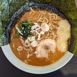 横浜家系ラーメン 魂心家 - 黒胡椒味噌ラーメン(2022年10月20日)