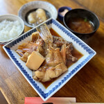 187285342 - 煮魚定食¥800。