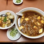 紅華 - 麻婆麺（700円）＋ミニ中華丼（300円）