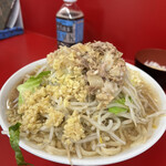 ラーメン二郎 - 小、各種コール。大宮公園と言ったら生姜だよねー！今時、これが750円で食えるんだから凄い❣️