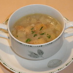 サント ウベルトゥス - セットのスープ　：　じっくり煮込まれて野菜の旨味が濃縮・トロトロ野菜の食感も良し。