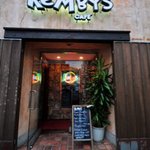 KeMBY's Brew Pub - 外から見てもオシャレ