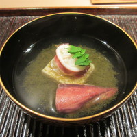 神楽坂 石かわ - 子持ちヤリイカ、ゴマ豆腐、もずく