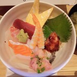 Tachizushi Oyashio - 海鮮丼