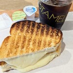 POTAMELT - チーズメルトとアイスコーヒー（POTAMELT ふかや花園プレミアム・アウトレット店）