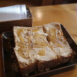Cafe MAME - きなこトースト