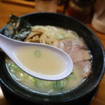 博多吉もん - 吉らーめんのスープ