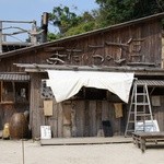 工房とったん - 2013.05　手作り感満載の建物。