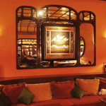 メゾン ポール・ボキューズ - ゆったりとしたソファーで〜