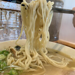 中華蕎麦 春馬 - 麺上げが綺麗に撮れない〜