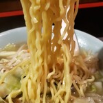 中華 南 - 太めの縮れ麺
