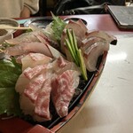 居魚屋　網元 - 刺し盛り(サバ・鯛・カンパチ)