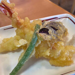 活魚料理 びんび家 - 刺し盛り定食の天ぷら