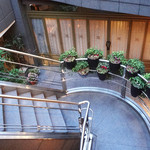 メゾン ポール・ボキューズ - 階段の下にレセプション・ルーム