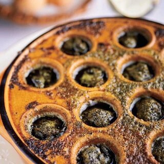 各産地から仕入れた食材本来の旨みを味わえるアラカルトメニュー