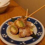 石垣島 食堂 酒晴 - 島豚バラアボカド巻き