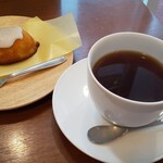 喫茶しま - レモンケーキとコーヒーのセット