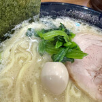 横浜家系ラーメン春吉家 - うずらの卵