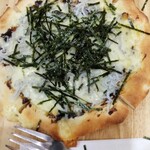 Maiar - シラスと海苔のピザ・３９０円