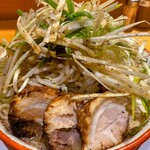 らーめん バリ男 - ネギラーメン 1,040円     野菜追加サービス