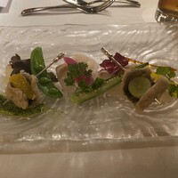 レッドフランマ - 前菜は鱧と真鯛のマリネ。