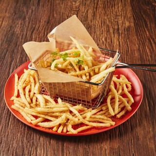 サイドも充実◎ポテトフライやオニオンリングもご一緒にどうぞ