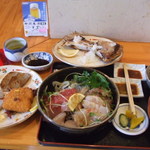 旬魚や 魚いち - 地魚丼、ぶりのかま焼き、はんべ3種盛り