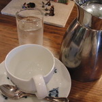 Cafe Le Petit Ni Trois - ブレンド（ポットで提供　２．５杯分あります）