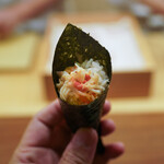 鎌倉 北じま - いばらがにもどき（タラバガニと同種、相模湾の中深海でとれる）、キャビラライムの手巻寿司 