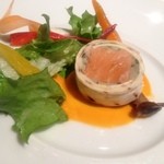 オーグードゥジュール ヌーヴェルエール - まこも茸に包まれたフレッシュサーモンのミ・キュイ