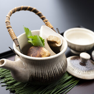 おく村 - 料理写真:松茸土瓶蒸し