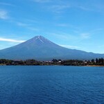 たけ川うどん - 河口湖越しの富士山