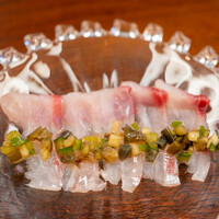 柚木元 - 2022.10 鯉の腹身の薄造り 大葉オイル 酢橘 やたら