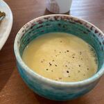 HIRAO de CAFE - セットにはスープが付いて来ました、コーンの甘さが引き立つポタージュスープです。
             
