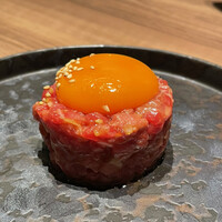 東京焼肉 黒木 - 赤ユッケ